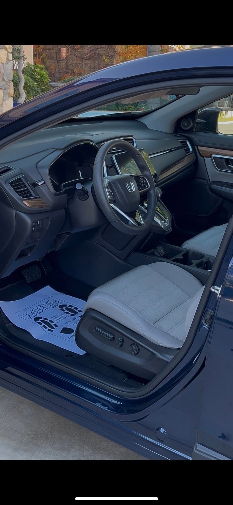 Honda CR-V — interior